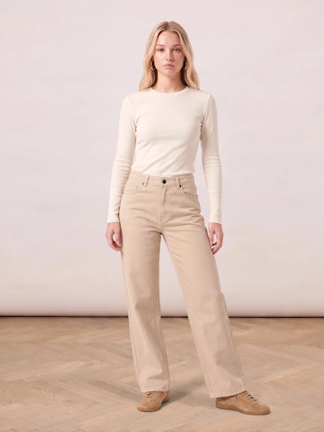 noar studios Regular Jeans in Beige: Vorderseite