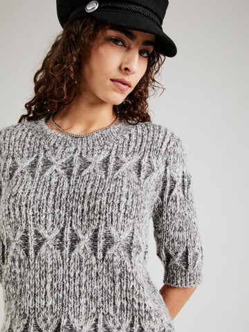 Pull-over 'VMELIO' VERO MODA en gris