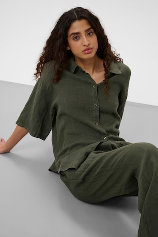 SOAKED IN LUXURY - Camisa em verde