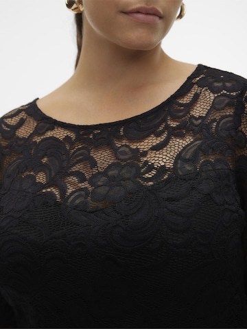 Robe de soirée 'ABIGAIL' Vero Moda Curve en noir