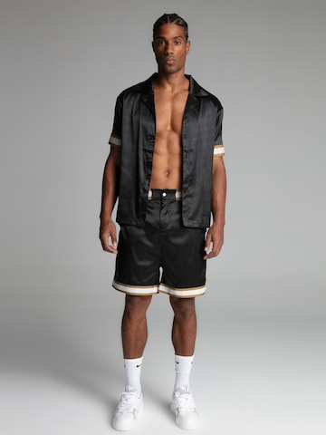 regular Pantaloni di SikSilk in nero
