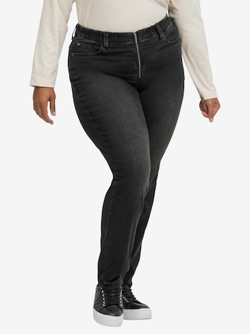 SHEEGO Skinny Jeans in Black: front