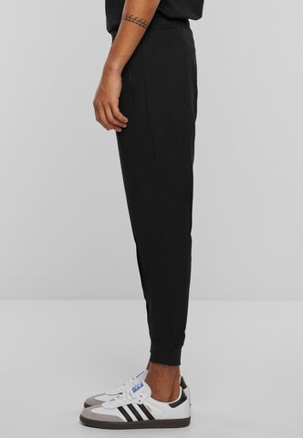 2Y Premium Tapered Hose in Schwarz