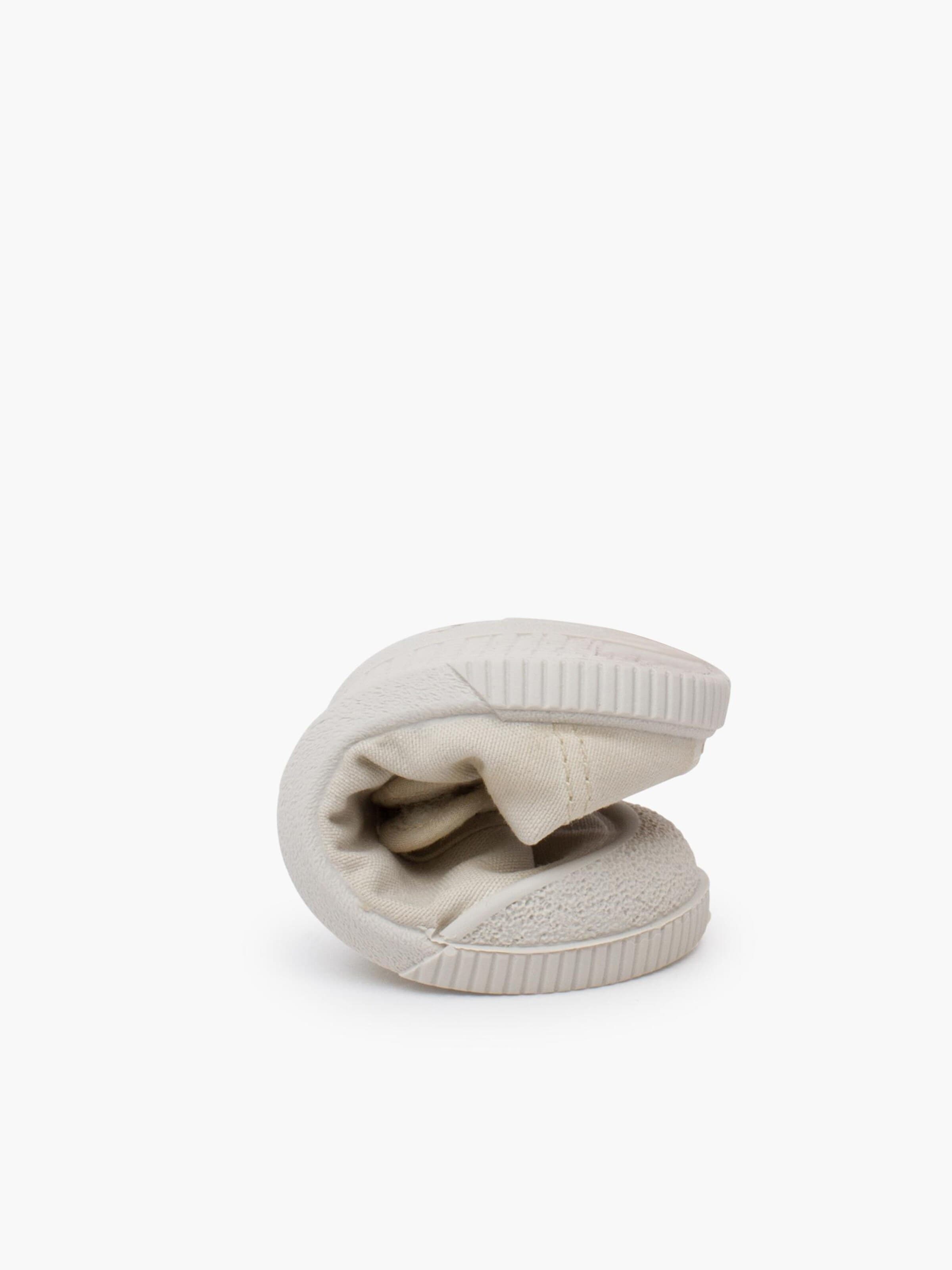 Pisamonas - Bailarina en beige