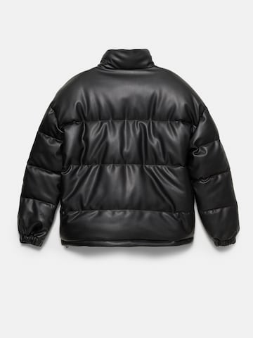 Pull&Bear Zimska jakna | črna barva