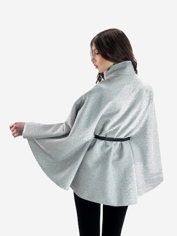 Elara Tussenmantel in Grijs