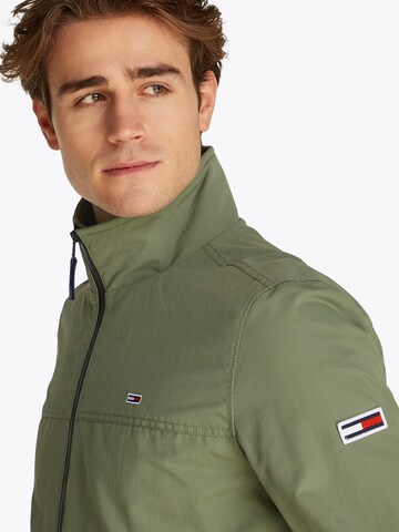 Tommy Jeans Jacke 'ESSENTIAL' (GRS) in Grün