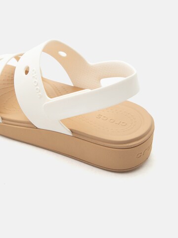 Crocs Σανδάλι 'Brooklyn' σε μπεζ