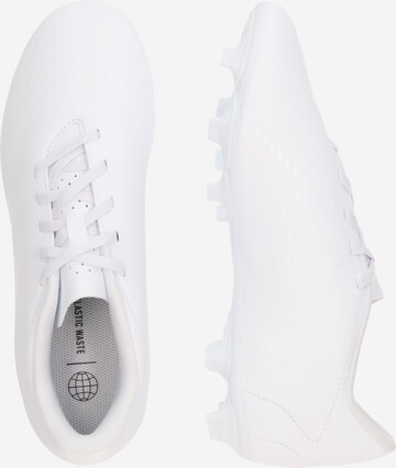 Chaussure de foot 'Predator Accuracy.4 Flexible Ground' ADIDAS PERFORMANCE en blanc