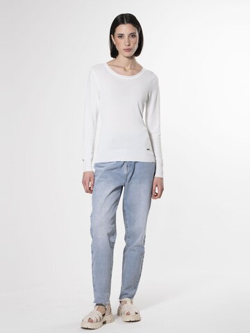 Pullover di Influencer in bianco