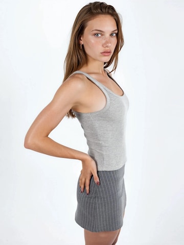 Busem Tanktops & Camis in Grau