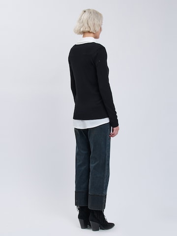 Influencer Sweater in Black