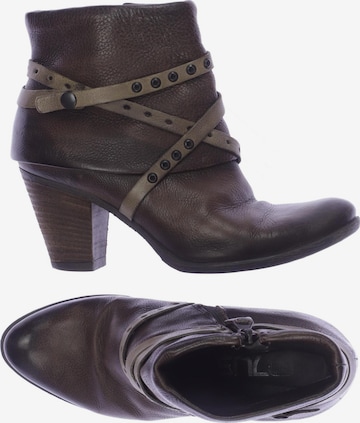 MJUS Dress Boots in 38 in Brown: front