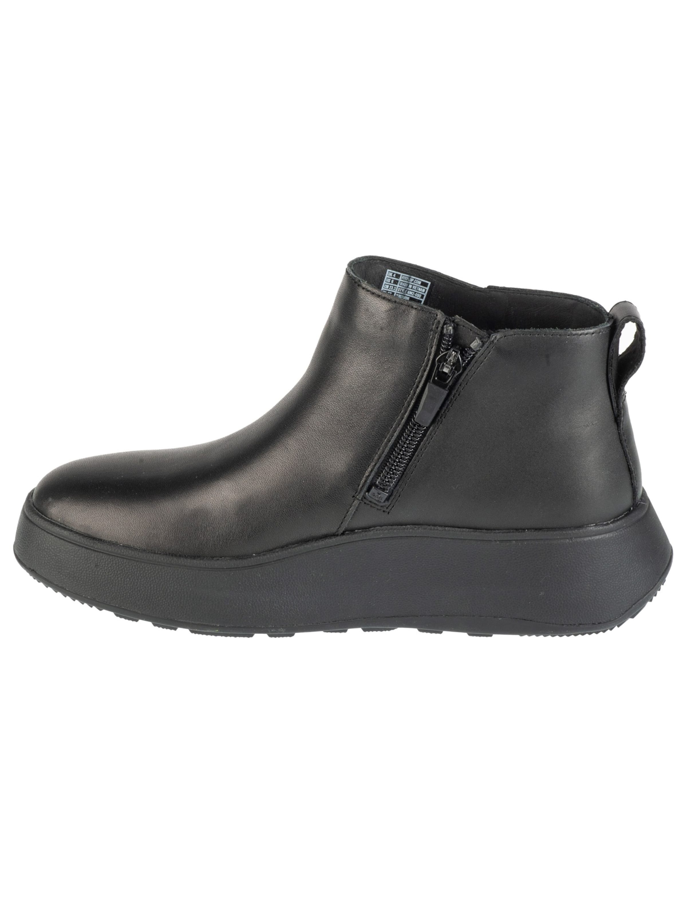 FitFlop Bootie in Black
