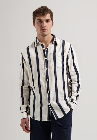 Coupe regular Chemise 'Miller' Dstrezzed en beige : devant