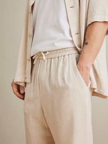 Effilé Pantalon 'John' DAN FOX APPAREL en beige