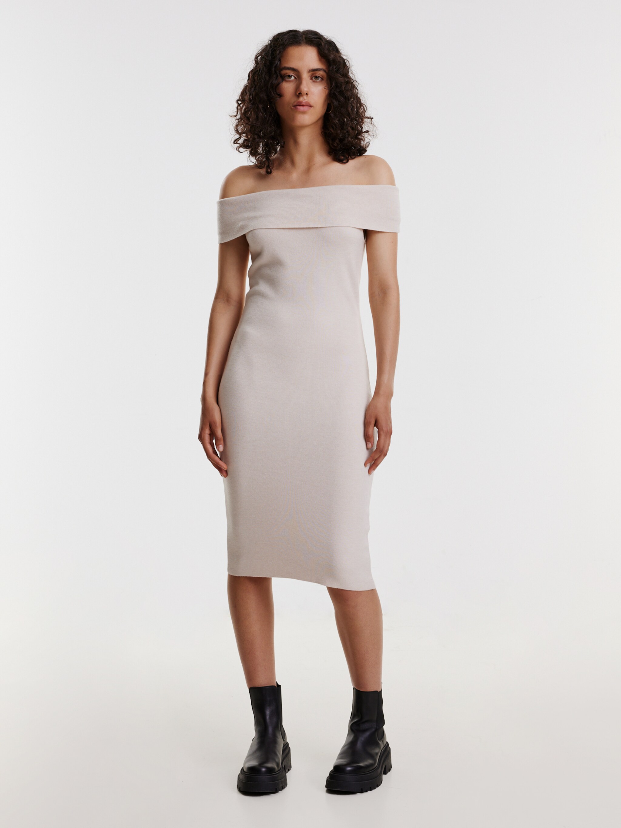 EDITED Produkter Kjole 'Cecelie' beige