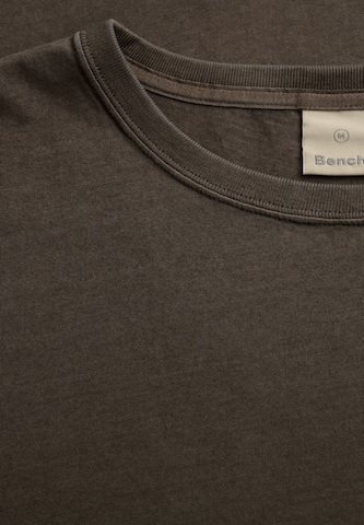 T-Shirt 'Bench X Superdry &Co' BENCH en vert