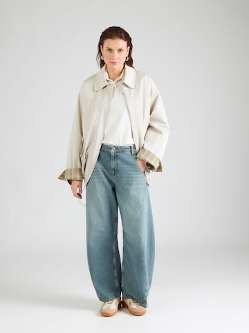 Maglietta 'ELMES' di NAPAPIJRI in bianco