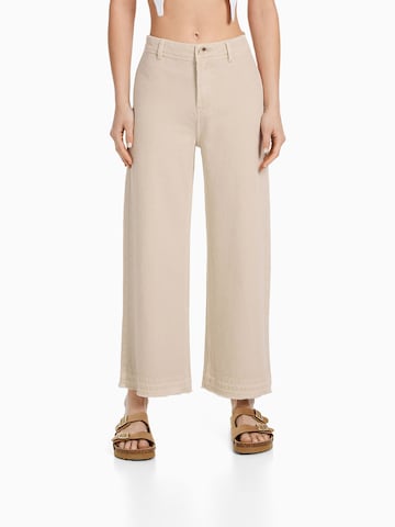 Bershka Wide Leg Housut värissä beige: edessä