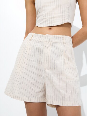 Pull&Bear Loosefit Veckad byxa i beige