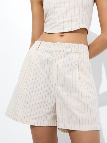 Pull&Bear Loosefit Shorts in Beige