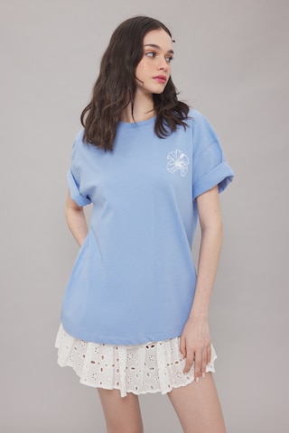 Trendyol Shirt in Blue