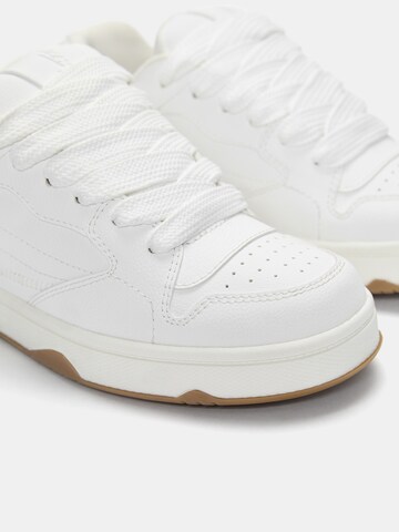 Pull&Bear Platform trainers in White