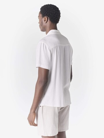 KOROSHI - Ajuste regular Camisa en blanco