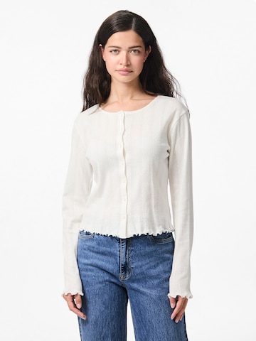 PIECES Gebreid vest in Wit: voorkant