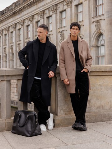 DAN FOX APPAREL Płaszcz przejściowy 'Frederik' w kolorze brązowy