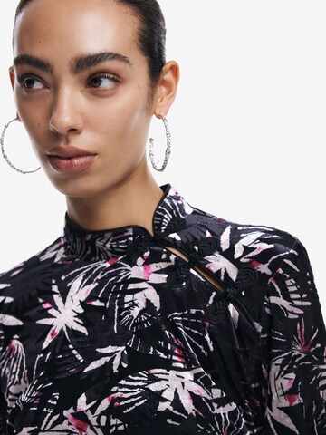 Rochie de la Desigual pe negru