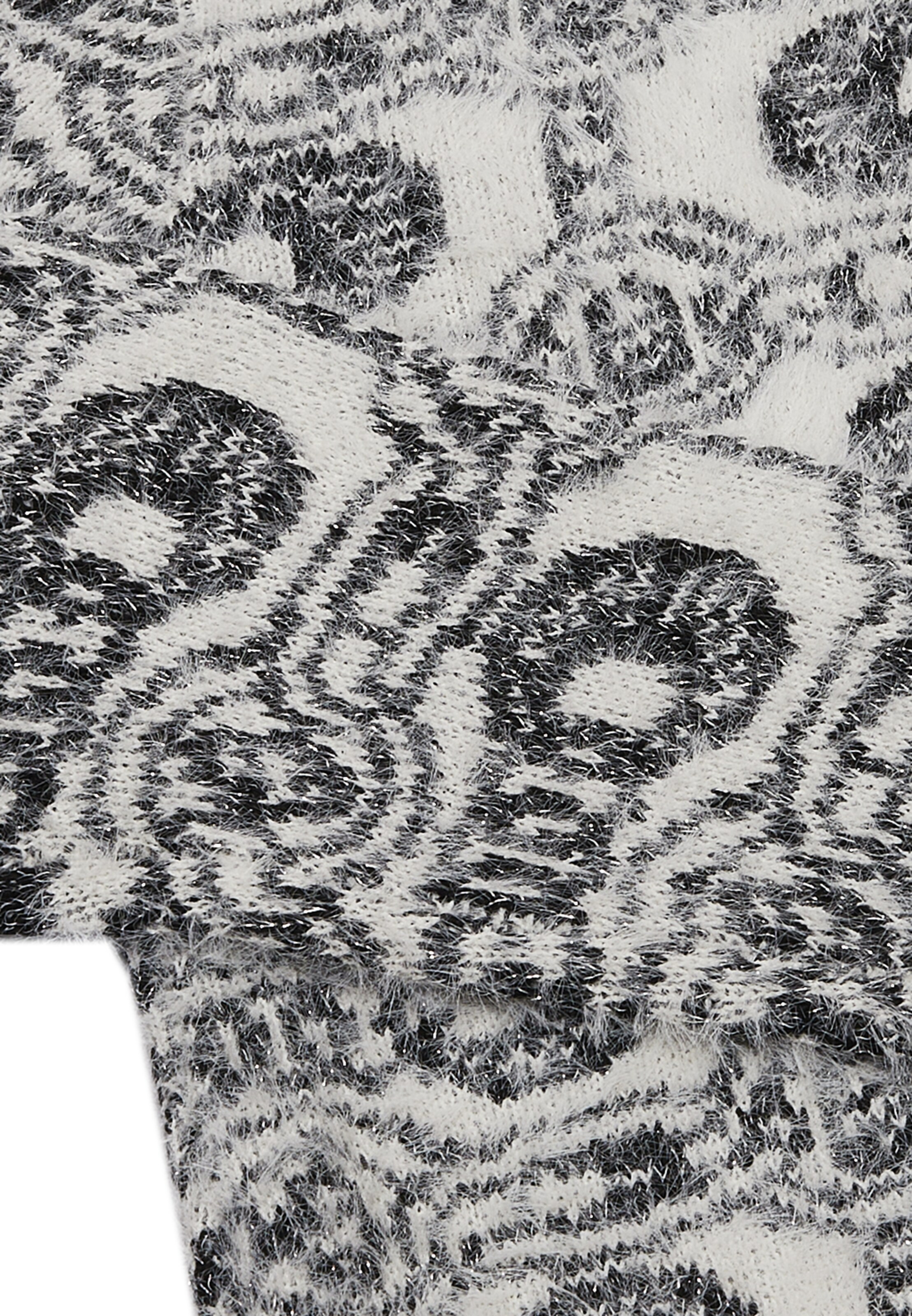 balts faina Adīta jaka