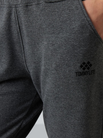 Tommy Life Regular Sports trousers in Grey