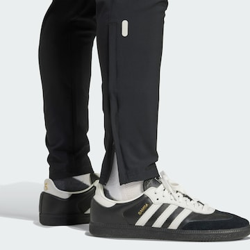 ADIDAS PERFORMANCE Tapered Sporthose 'Arsenal Tiro 25 Competition Vis Tech Travel' in Schwarz