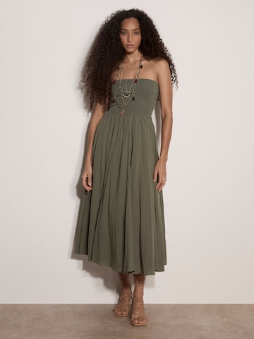 Jupe ' ' Apricot en vert : devant