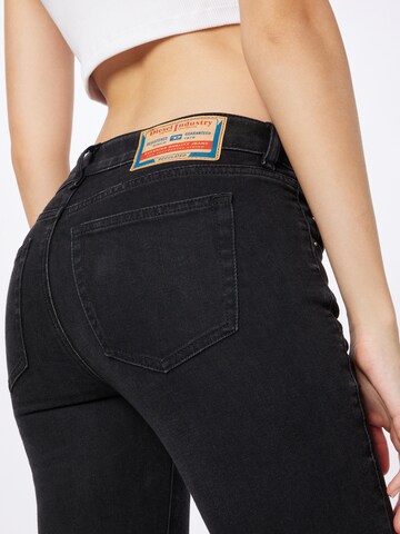 DIESEL Flared Jeans 'EBBEY' i svart