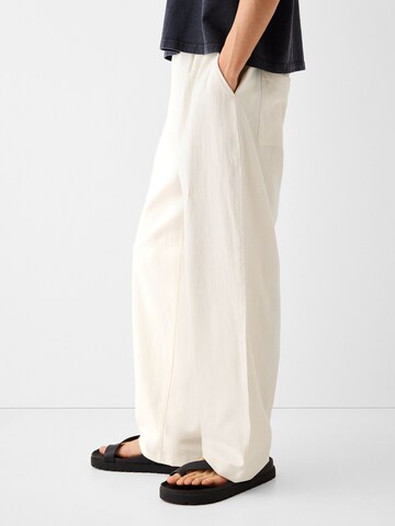 Bershka Wide Leg Hose in Weiß