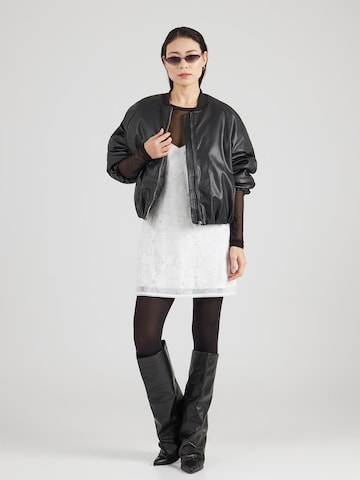 Abercrombie & Fitch Koktejl obleka | bela barva