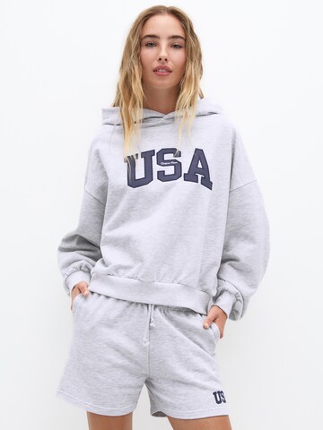 Pull&Bear Regular Broek in Grijs