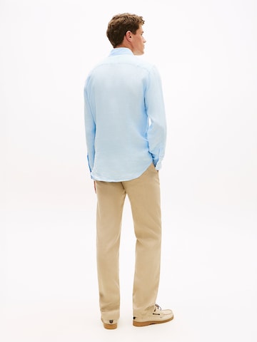 Coupe slim Chemise business 'New York' TOMMY HILFIGER en bleu
