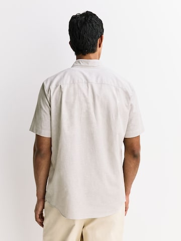 Coupe regular Chemise Next en gris