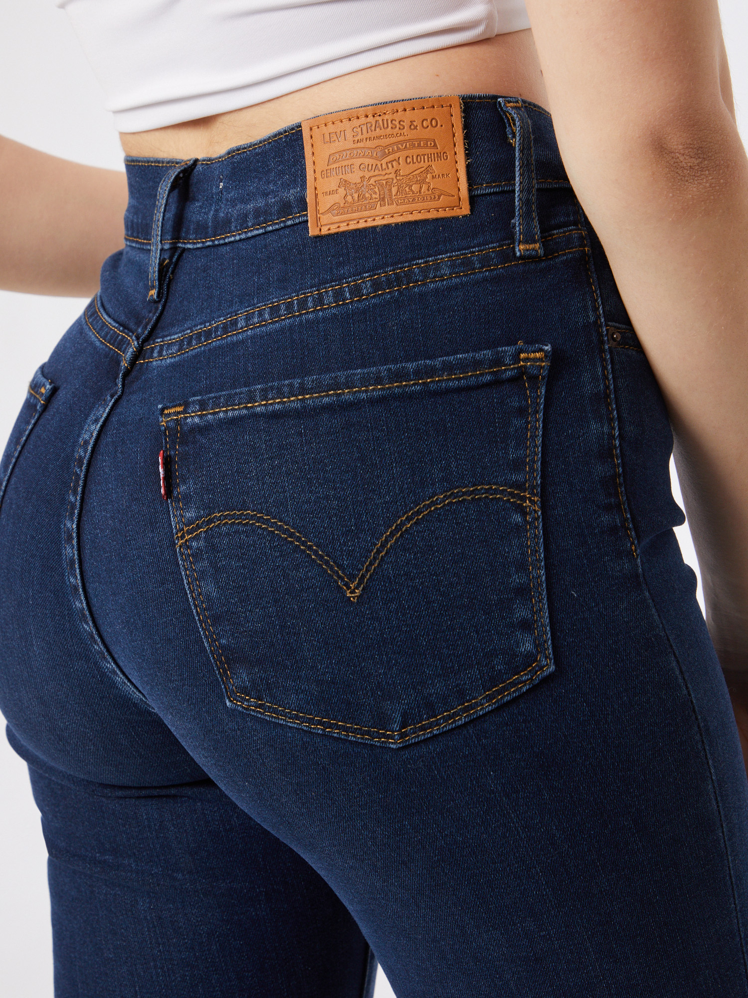 LEVIS Jeans 724™ High Rise Straight in Blau 