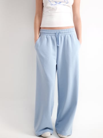 BALMOHK Wide Leg Housut värissä sininen: etupuoli