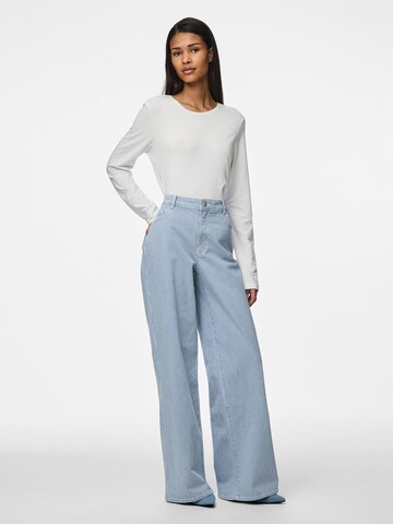 PIECES Wide Leg Jeans 'PCBillo' i blå