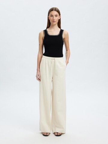 Top in maglia di SELECTED in nero