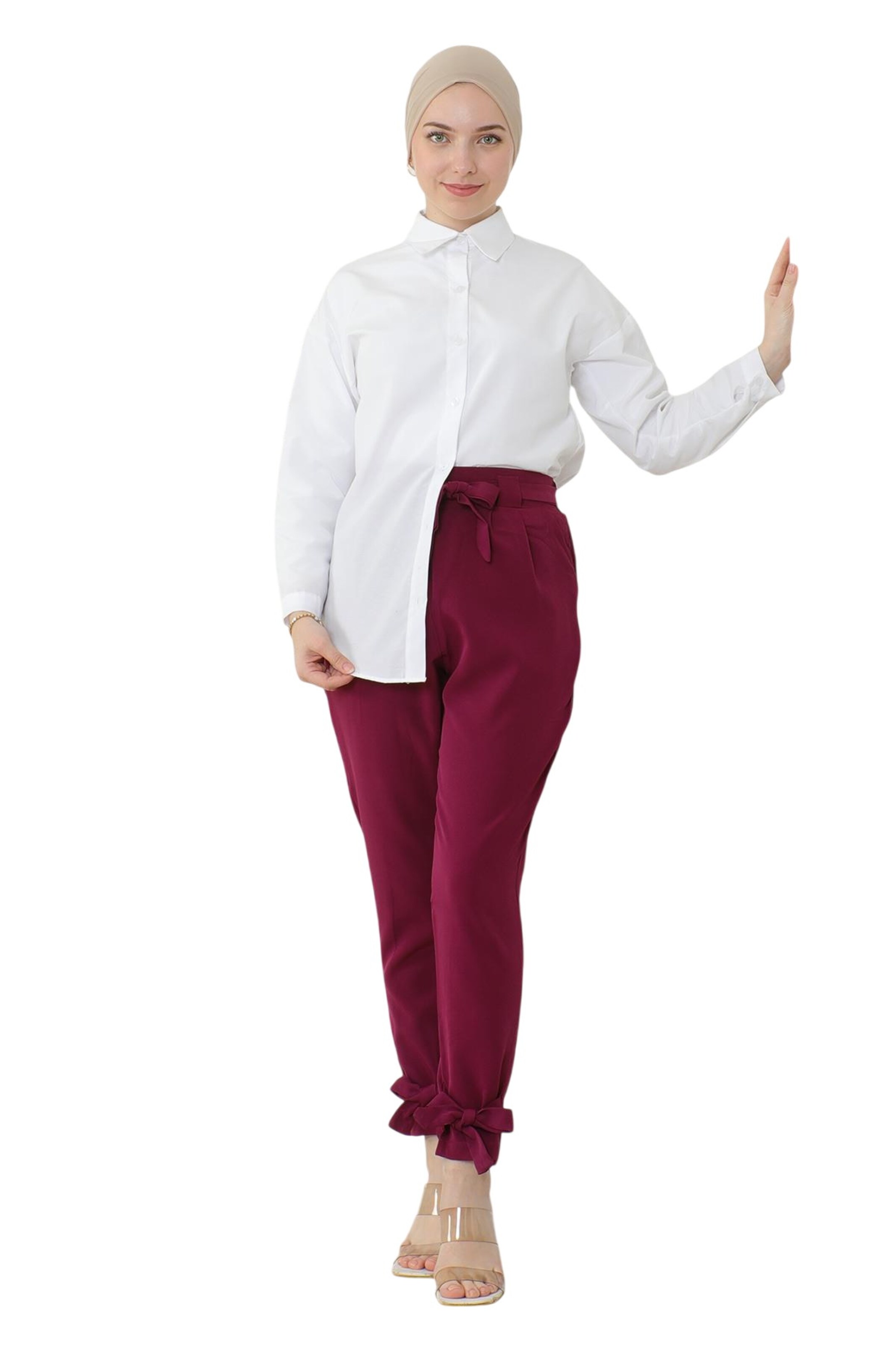 MODAMIHRAM Slim fit Pleat-Front Pants in Red