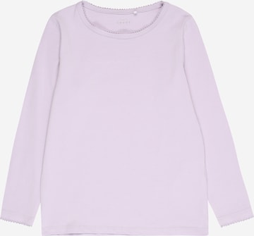 NAME IT T-shirt i lila: framsida