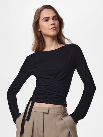 Maglietta 'JULIANE ROYA ' di PIECES in nero