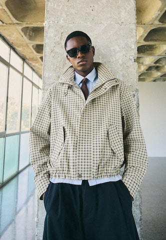 Veste mi-saison Bershka en beige : devant